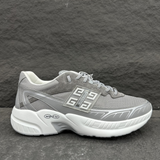Tênis Givenchy NFNTY-52 de Couro Cinza