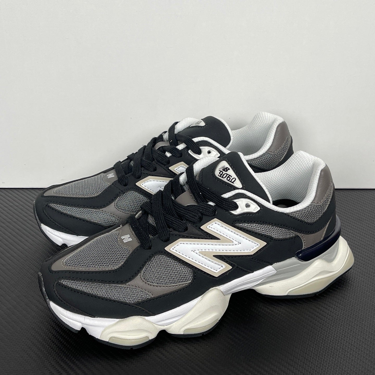 NEW BALANCE 9060 preto