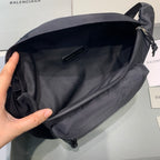Balenciaga Wheel Logo Embroidered em Nylon 23x5x20cm