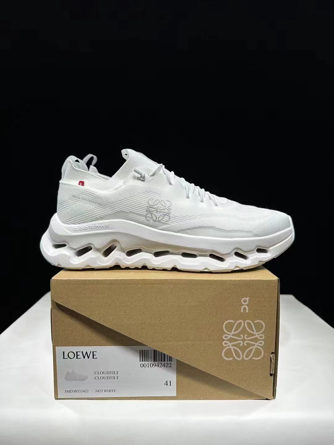 Tênis On Cloudtilt x LOEWE branco
