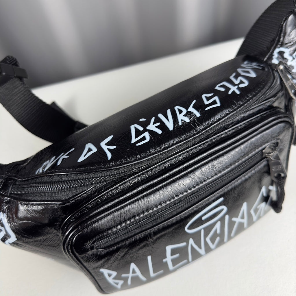 Pochete Balenciaga Graffiti Explorer Belt Bag 40x18CM