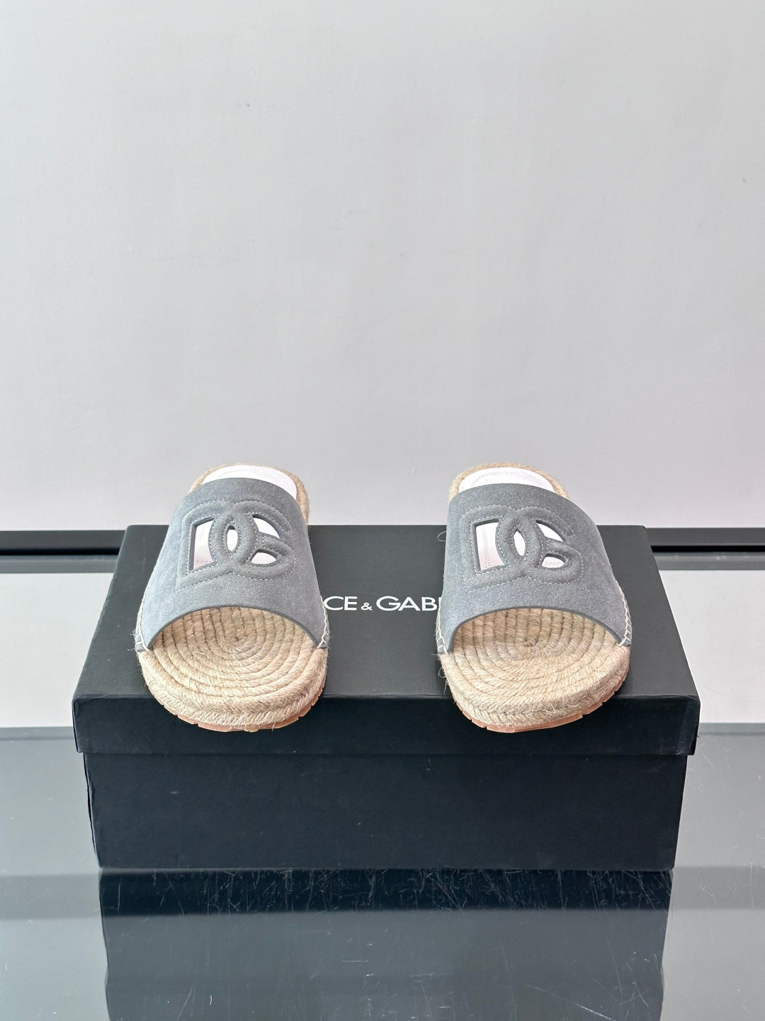 Espadrilhe DG com logo gravado cinza camurça