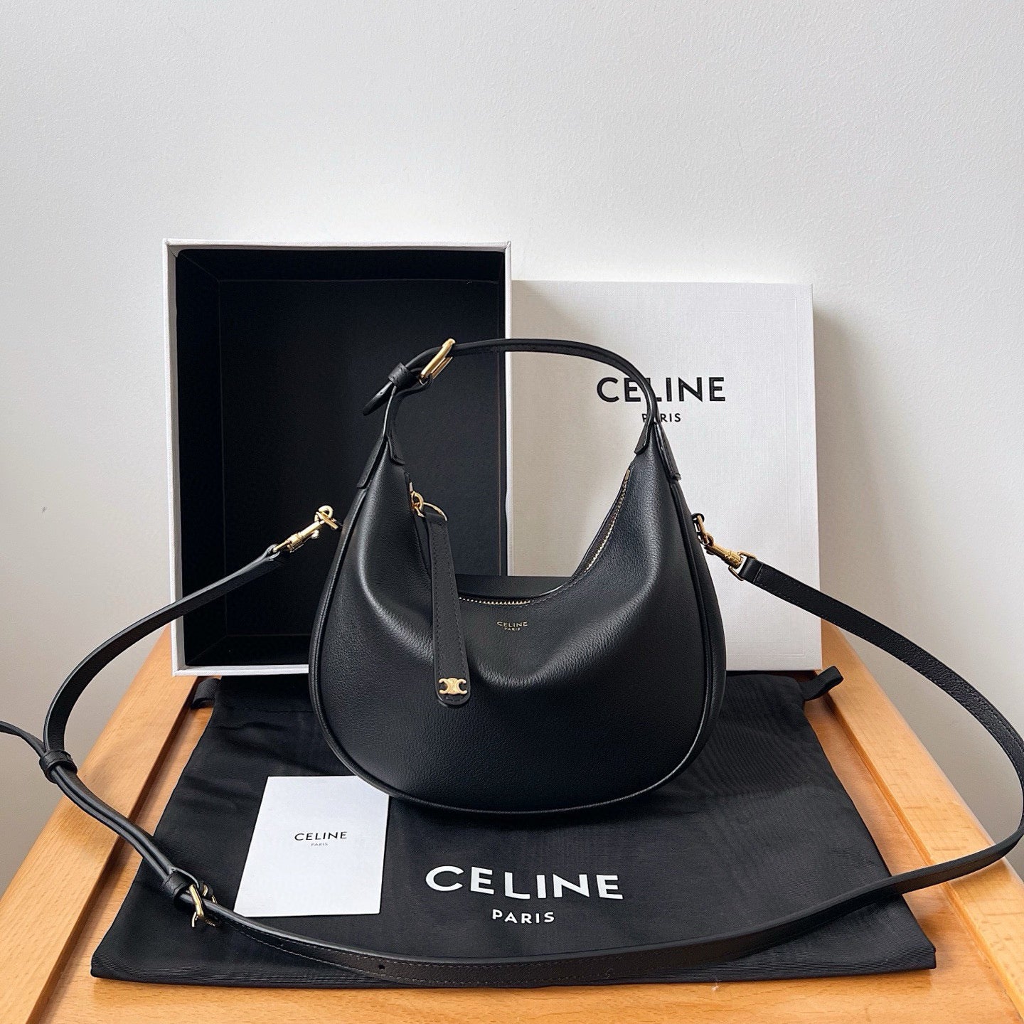 Bolsa Celine Heloïse Média em Couro Canvas 21x24x5cm (3 cores)