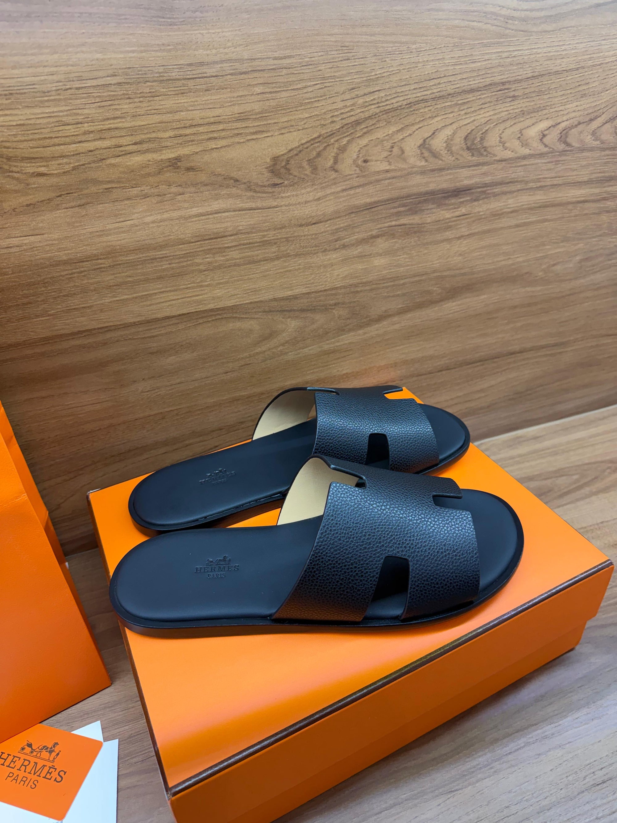 Chinelo Hermès Preto