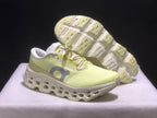 Tênis On Running Cloudmonster 3 amarelo