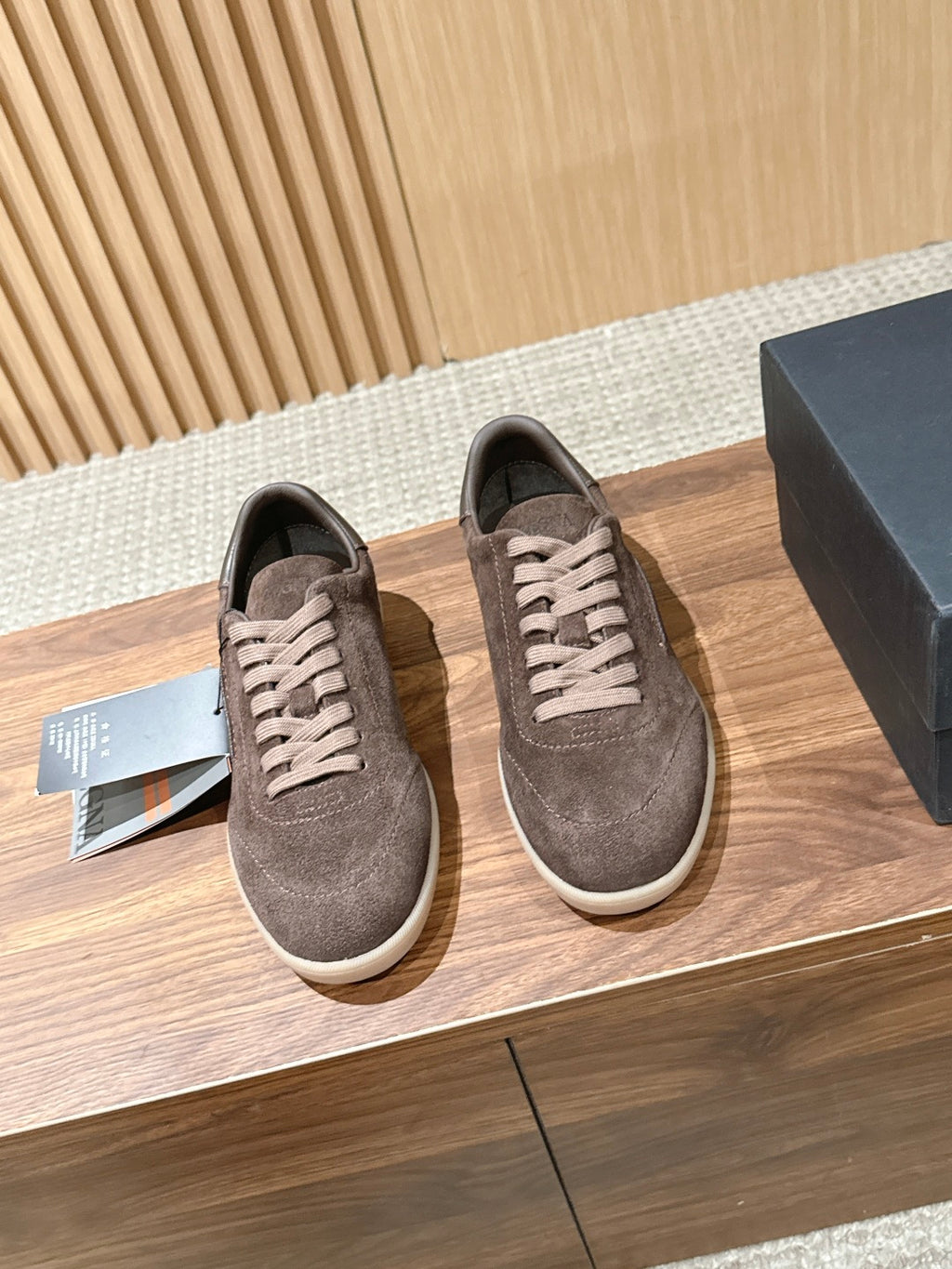 Zegna 232 Camurça marrom