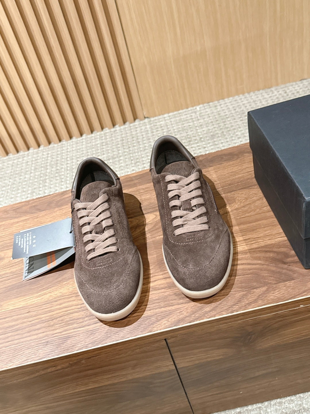Zegna 232 Camurça marrom