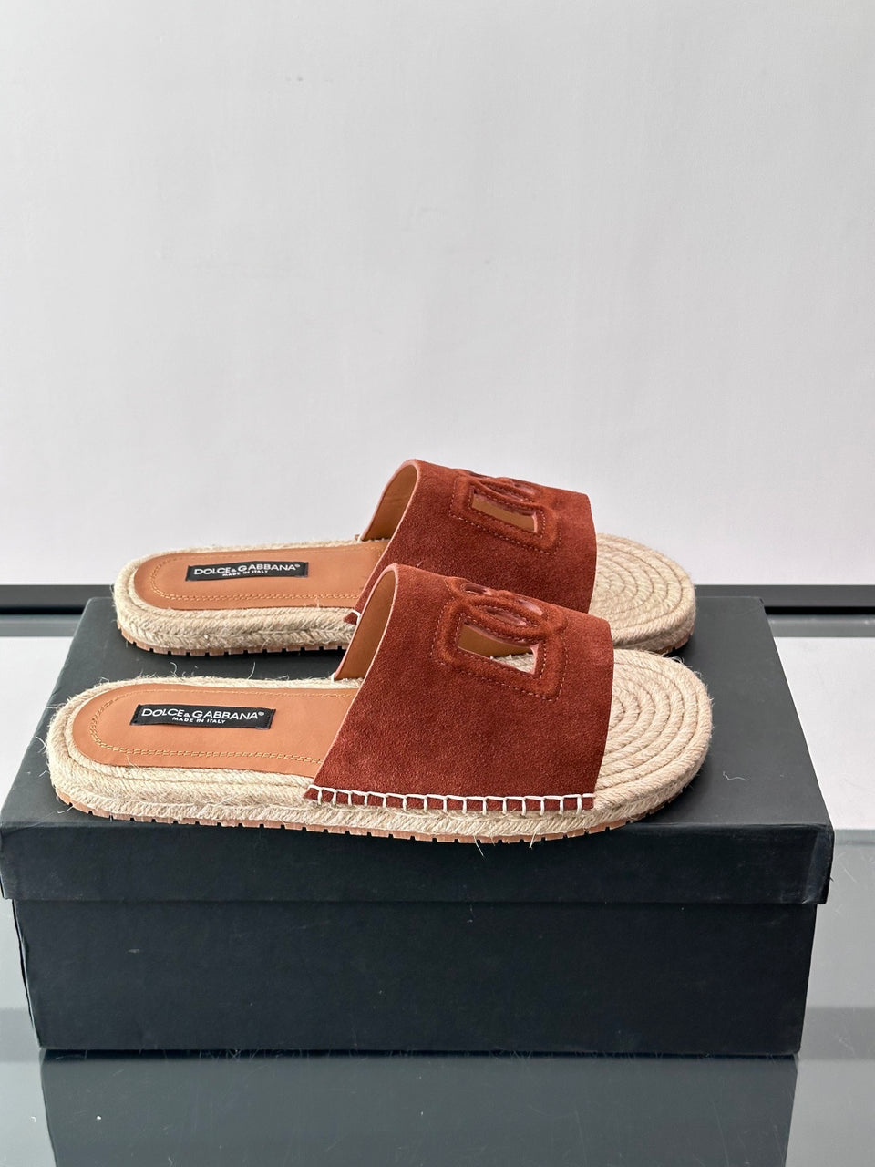 Espadrilhe DG com logo gravado marrom camurça