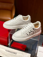 Tênis Ferragamo Gancini em couro Branco