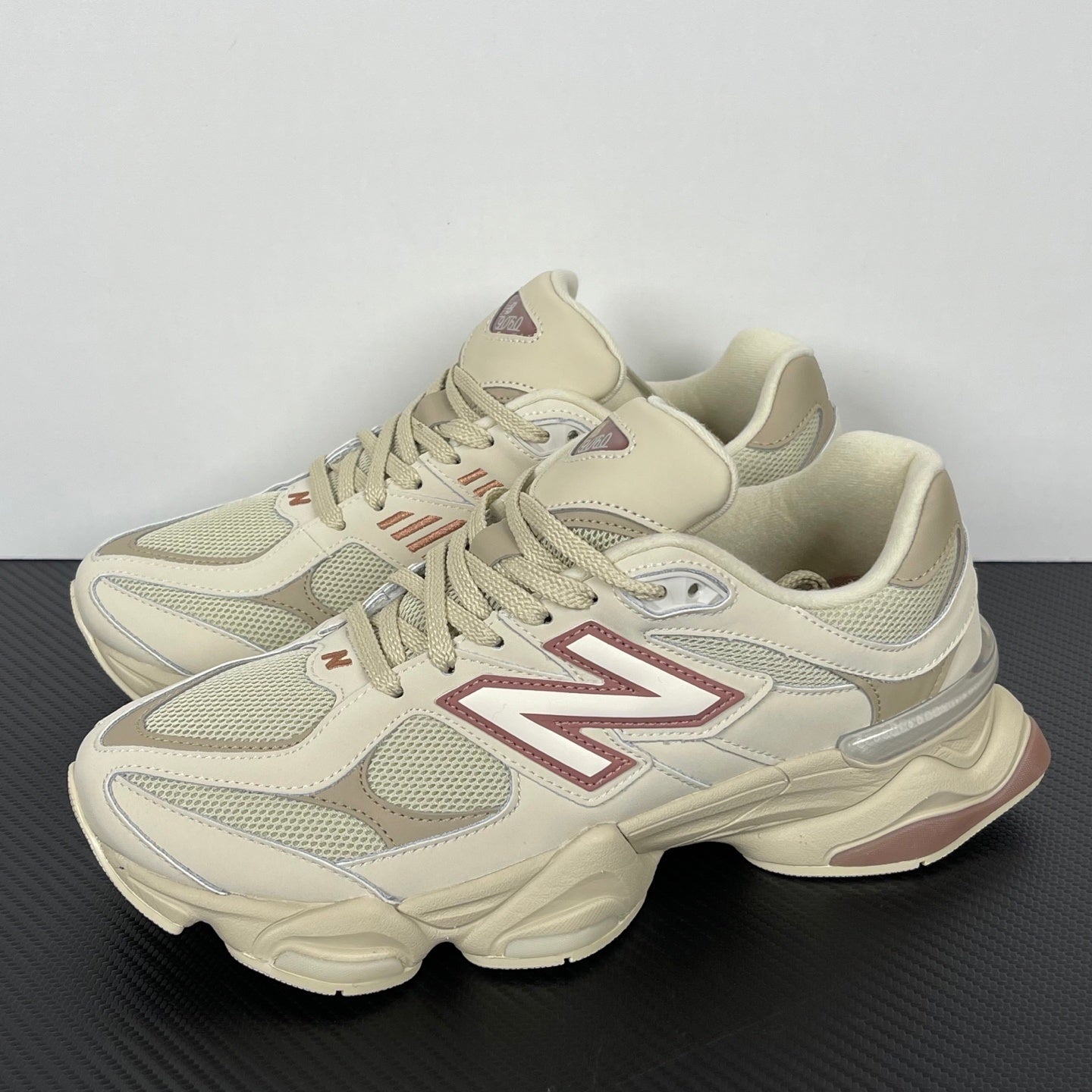 NEW BALANCE 9060 bege/rosa