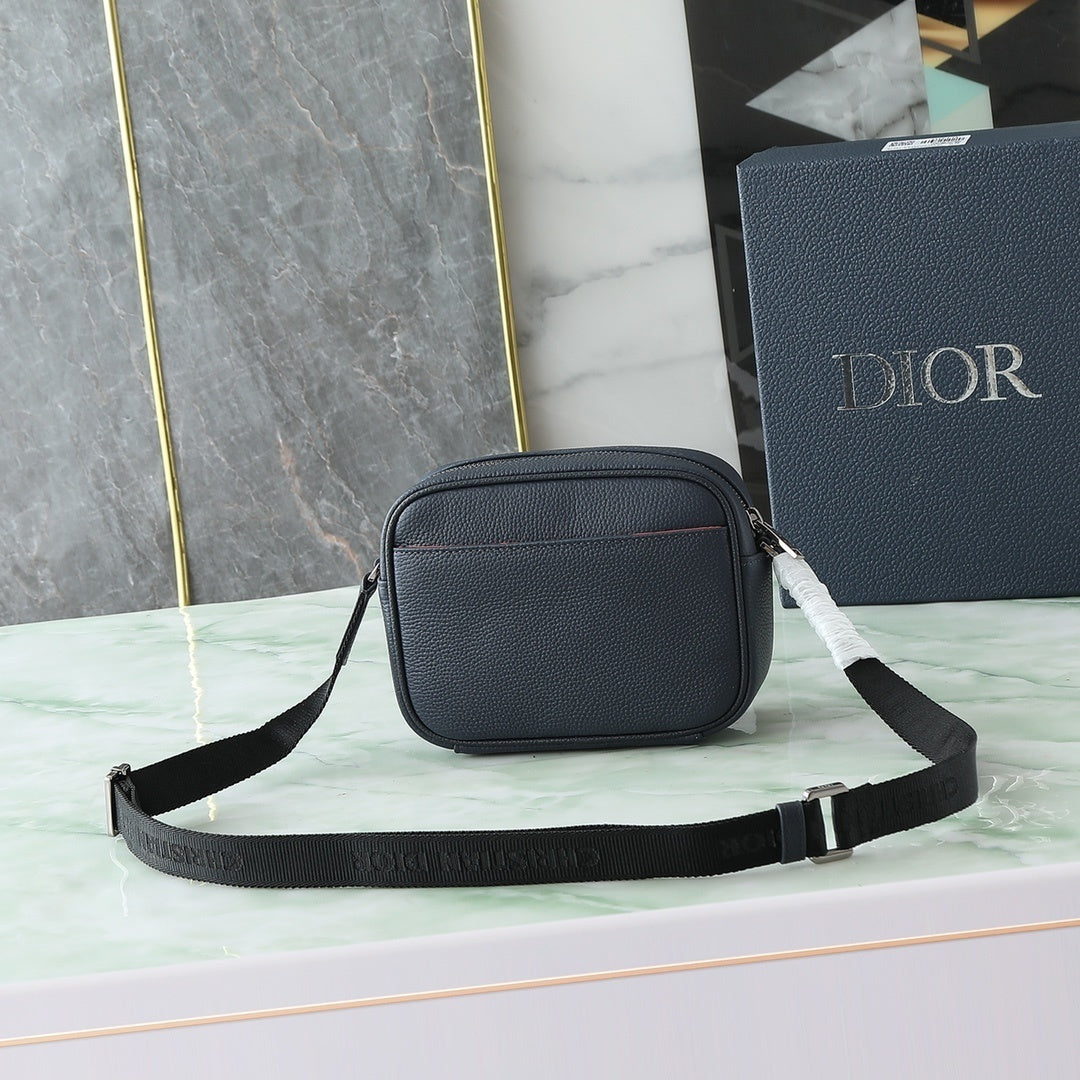 Pochete Dior x KAWS Mini Rider 2.0 Zipped Messenger Bag  18.5x13.5x7cm