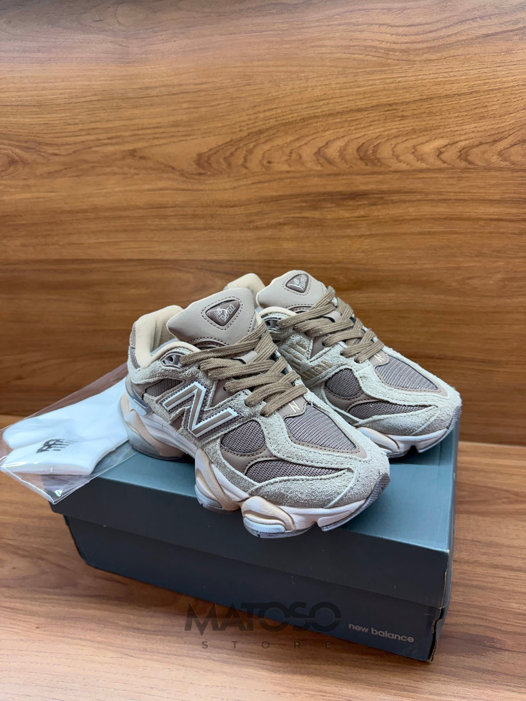 NEW BALANCE 9060 marrom