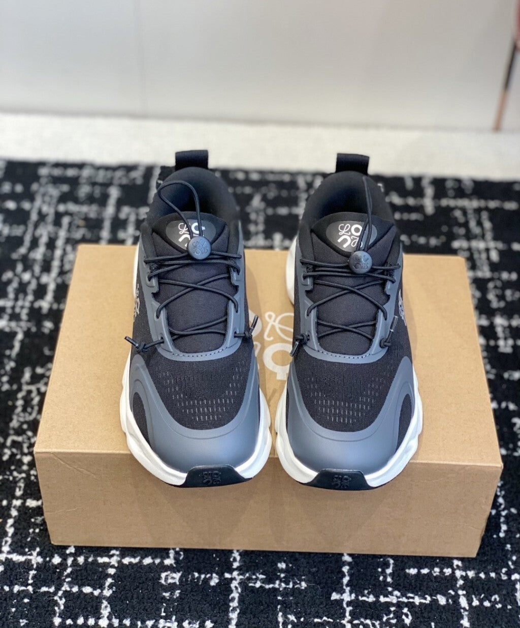 Tênis On Cloudsolo x LOEWE Preto/Branco