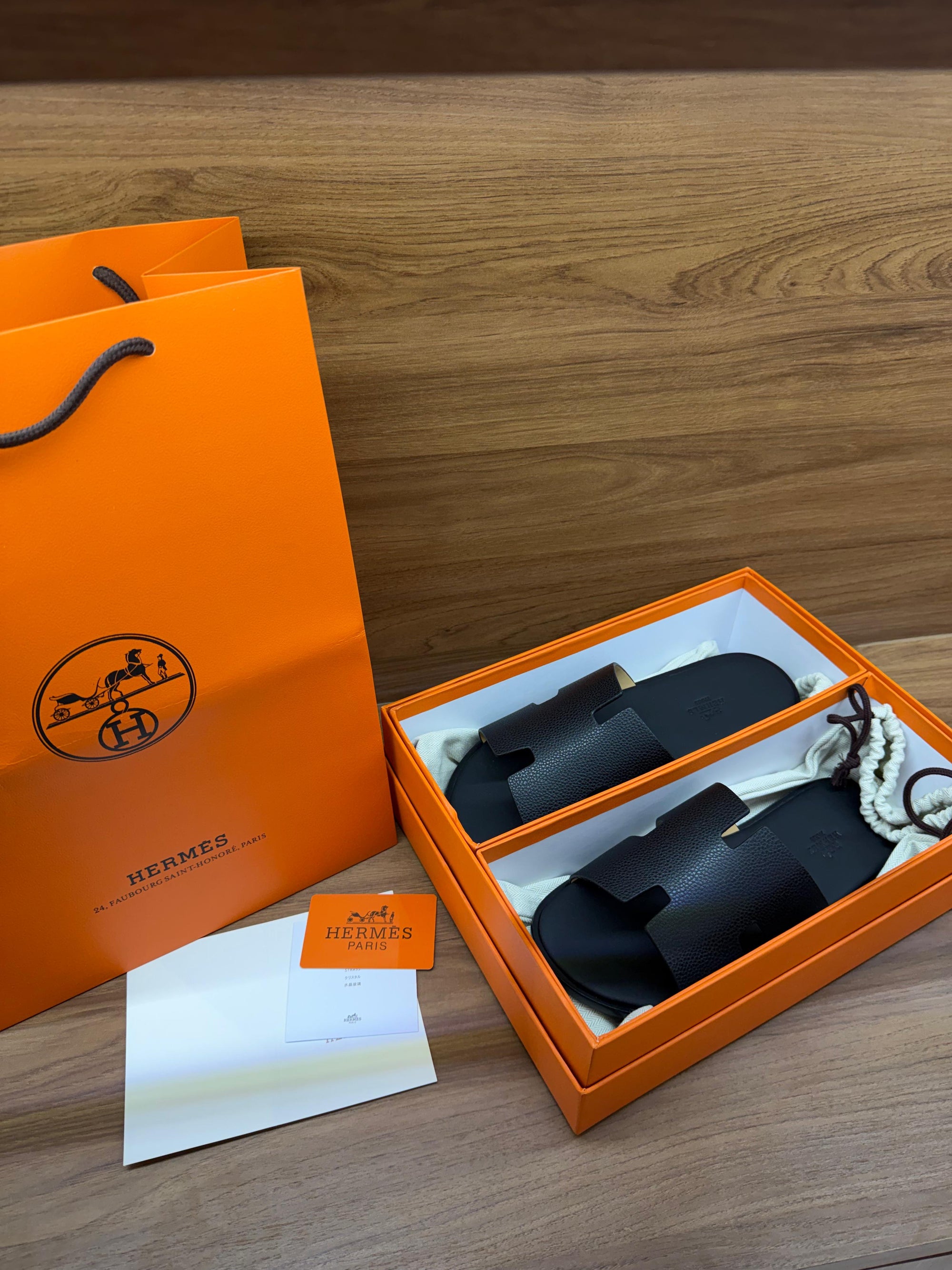 Chinelo Hermès Preto