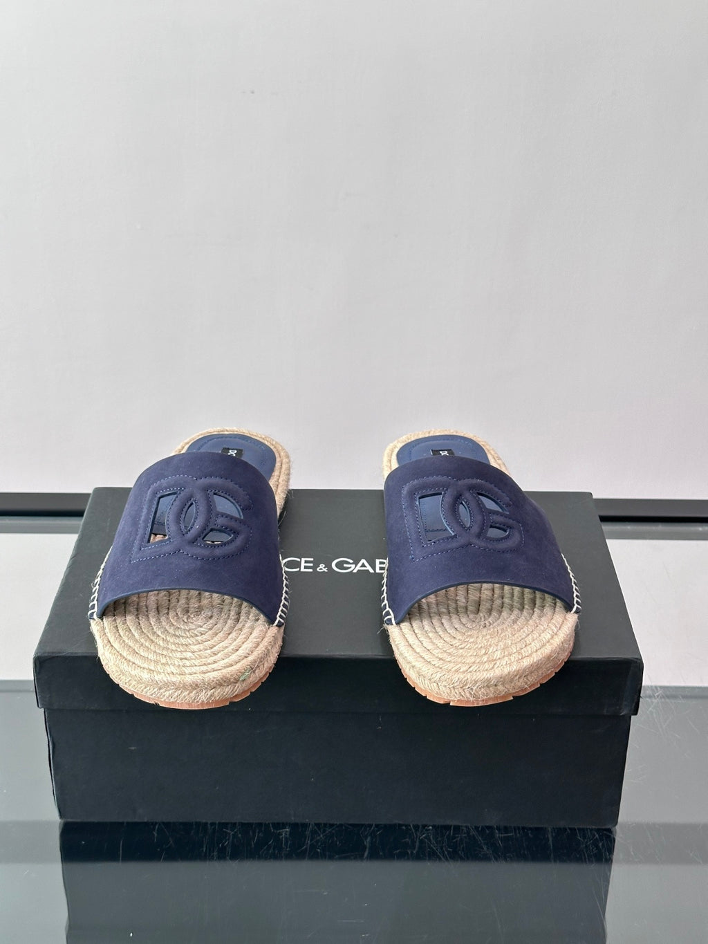 Espadrilhe DG com logo gravado azul camurça