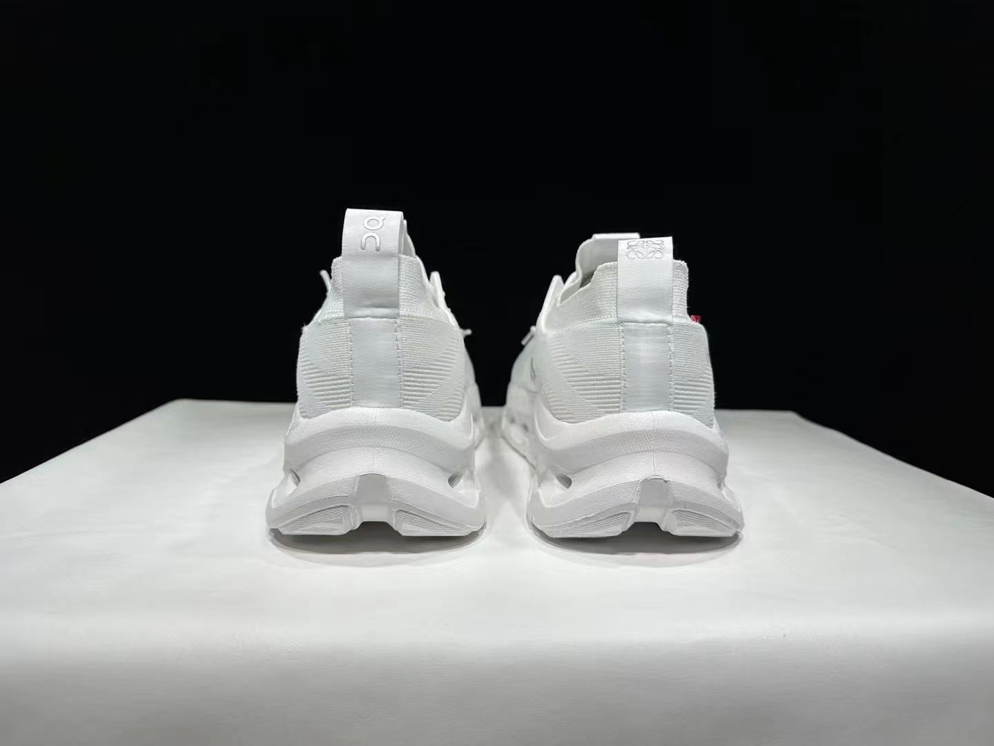 Tênis On Cloudtilt x LOEWE branco