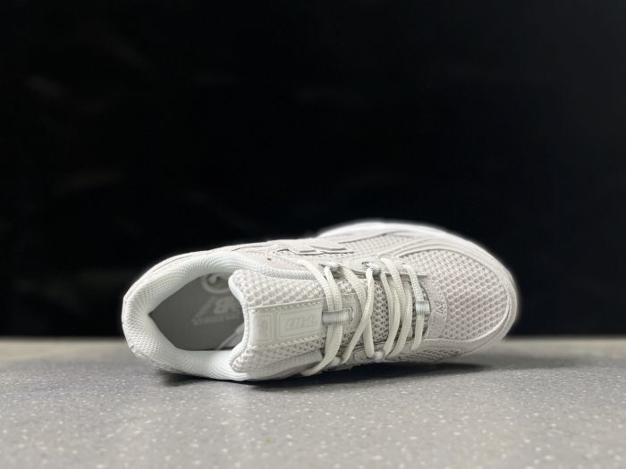 Tênis New Balance NB 740 Bege