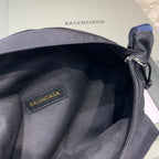 Balenciaga Wheel Logo Embroidered em Nylon 23x5x20cm