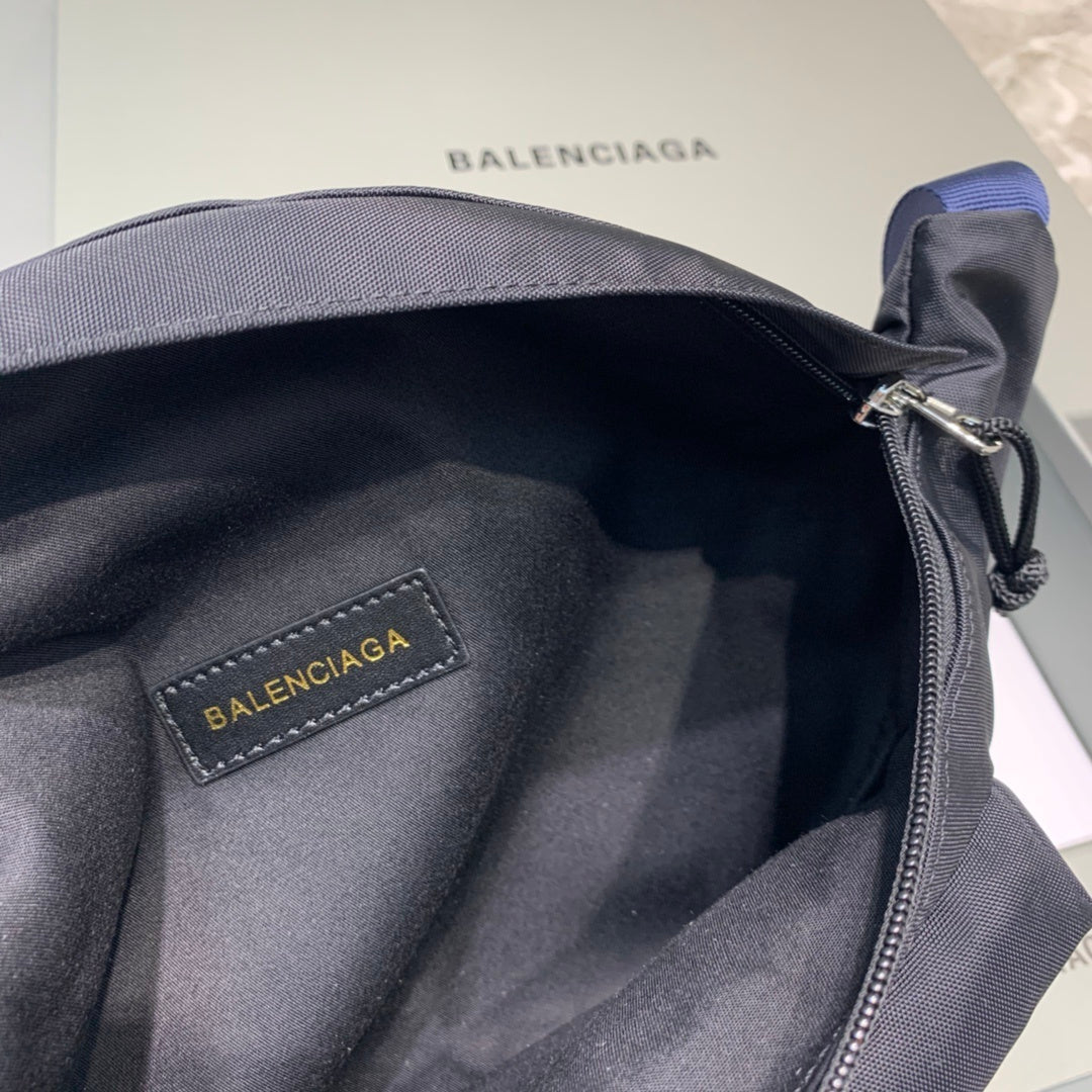 Balenciaga Wheel Logo Embroidered em Nylon 23x5x20cm
