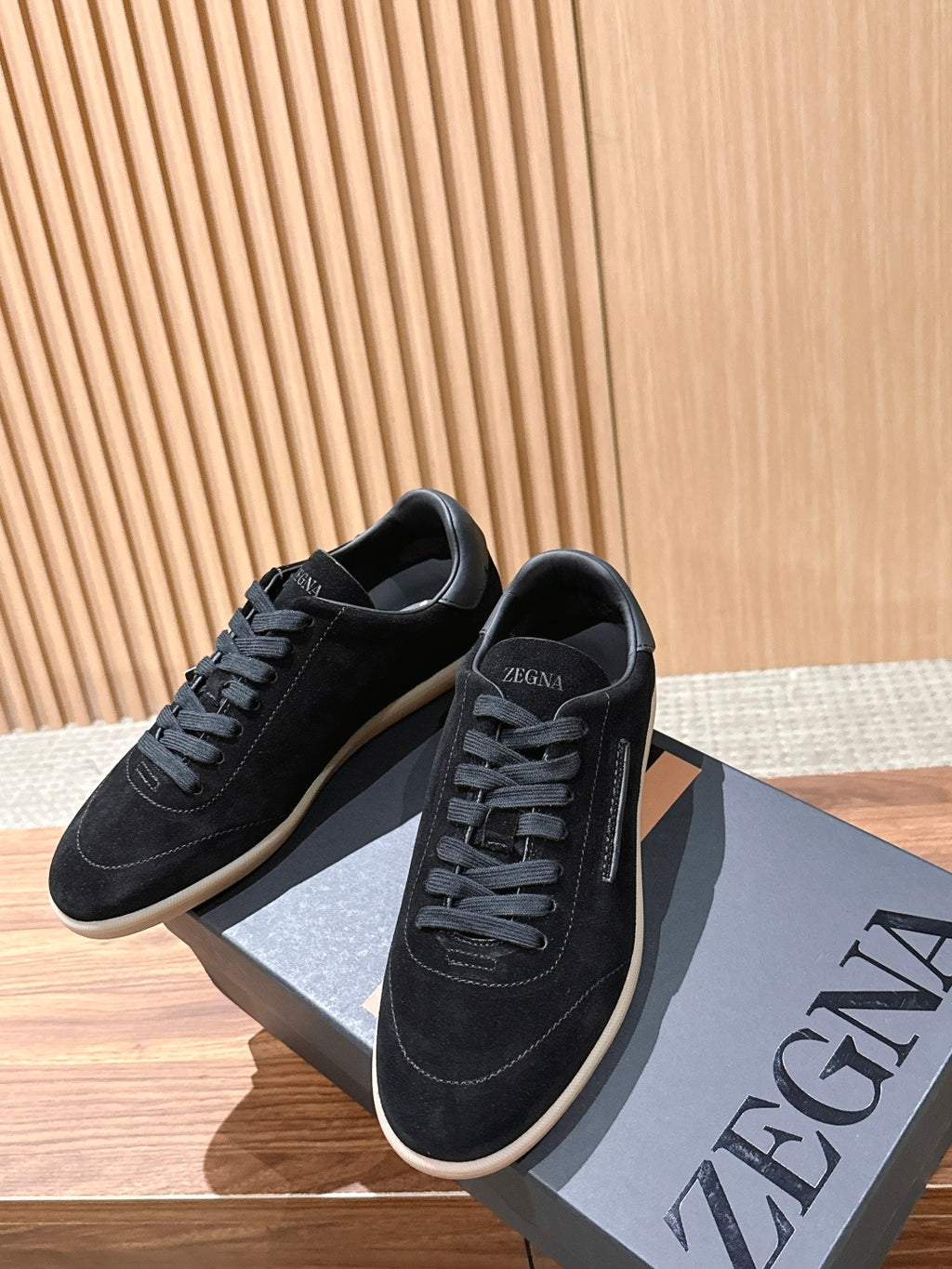 Zegna 232 Camurça preto