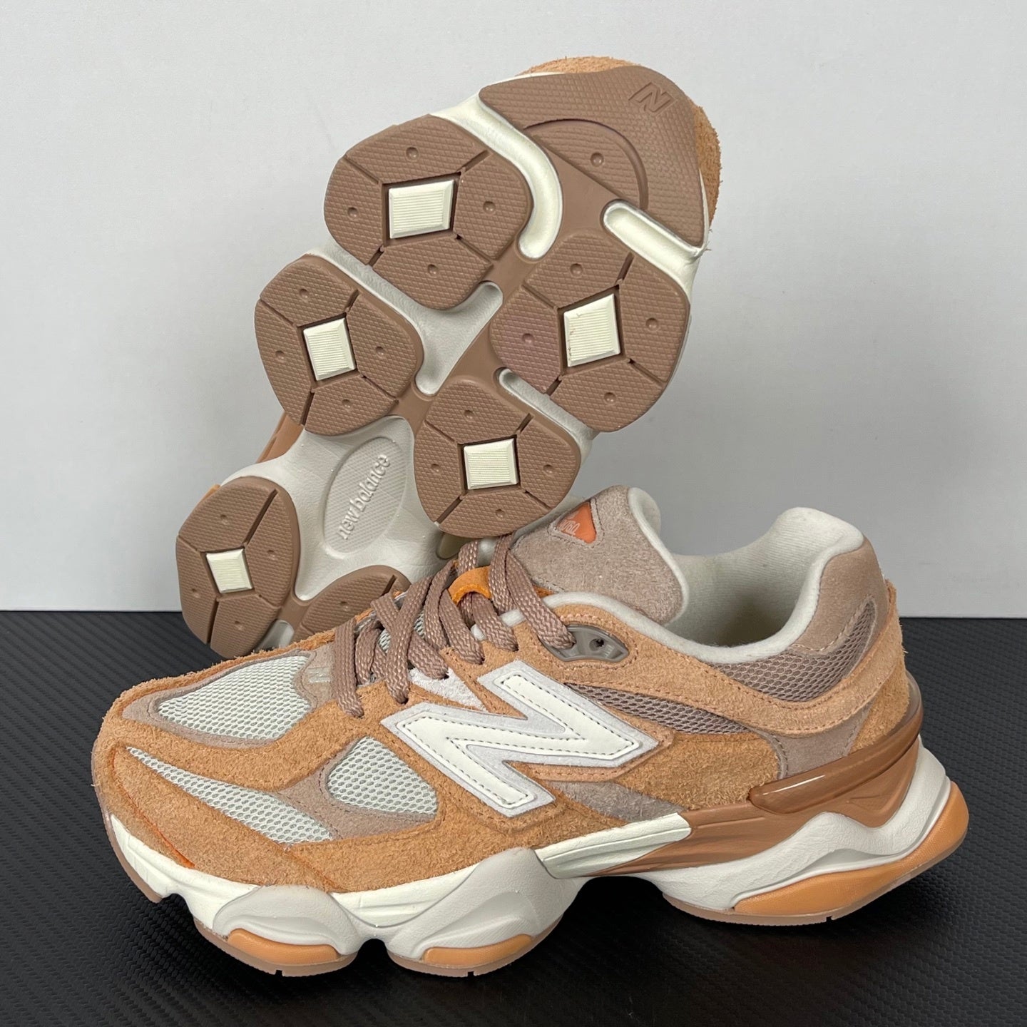 NEW BALANCE 9060 laranja