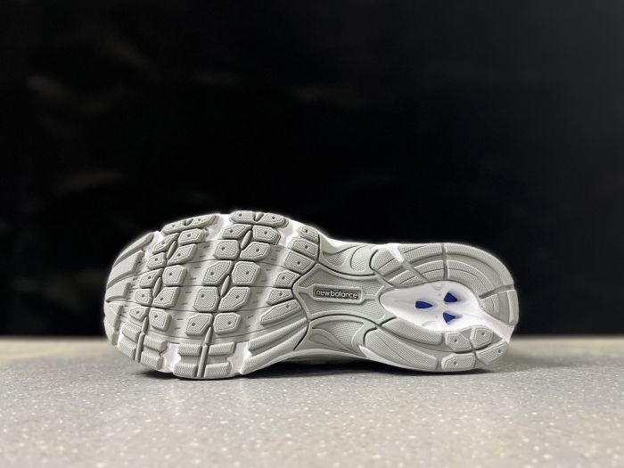 Tênis New Balance NB 740 Bege