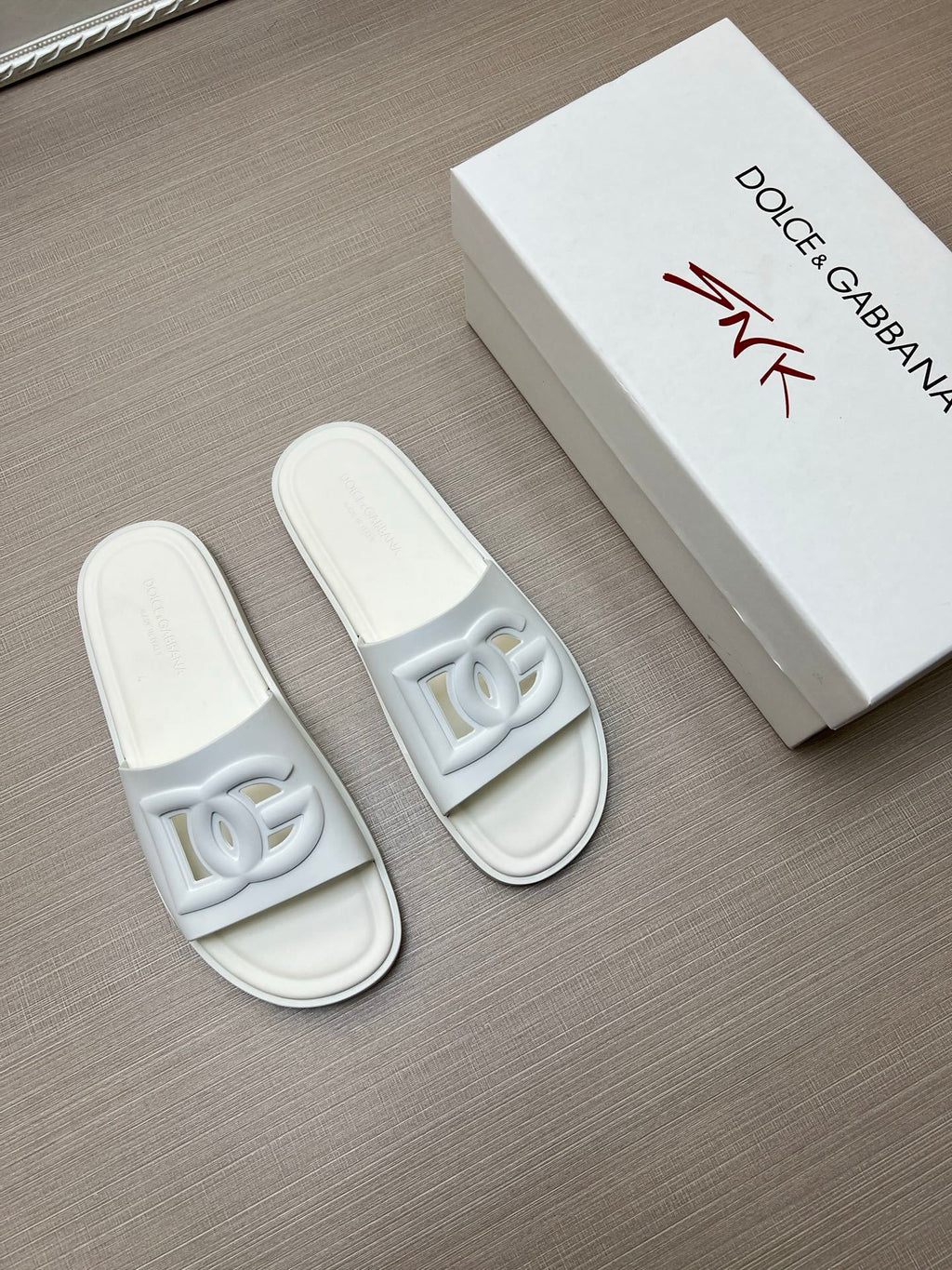 Slide D&G Branco