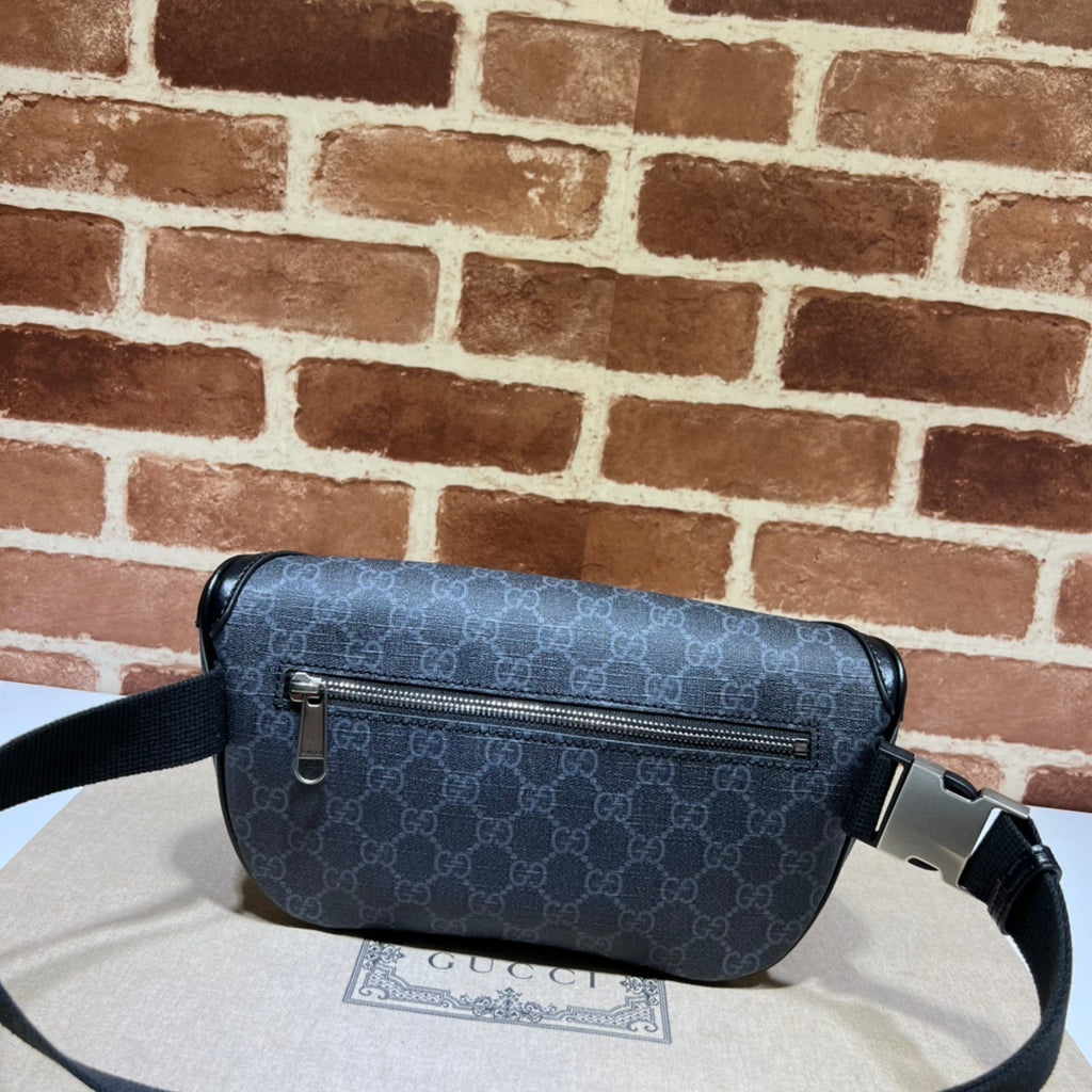 Pochete Gucci GG Embossed Supreme Azul 28x15x3.5cm