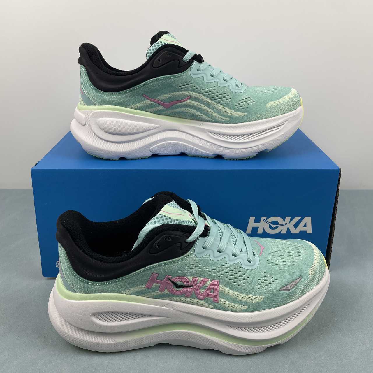 Tênis HOKA One One Bondi 9 Verde/Rosa