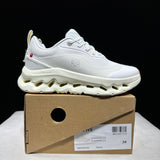 Tênis On Cloudtilt x LOEWE branco/bege