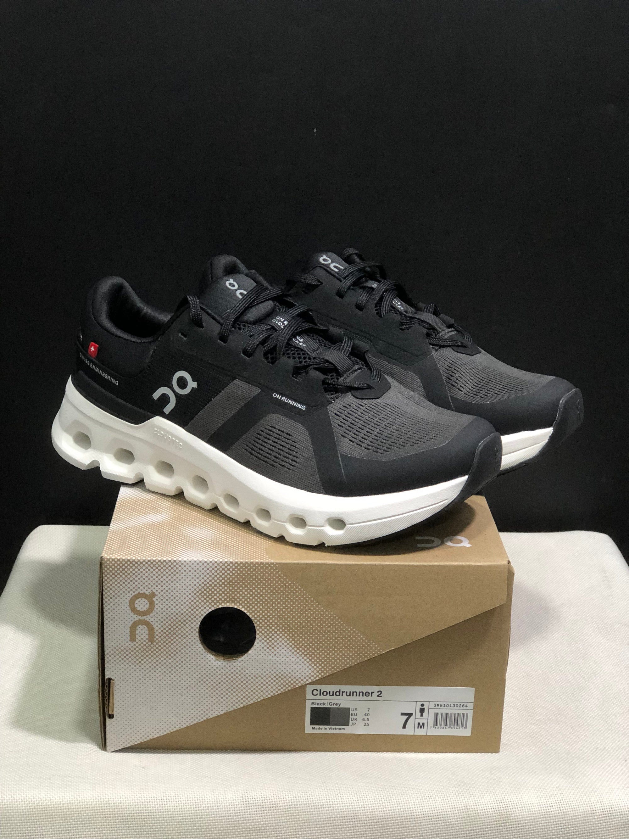 Tênis On Cloudrunner 2 Preto/Branco