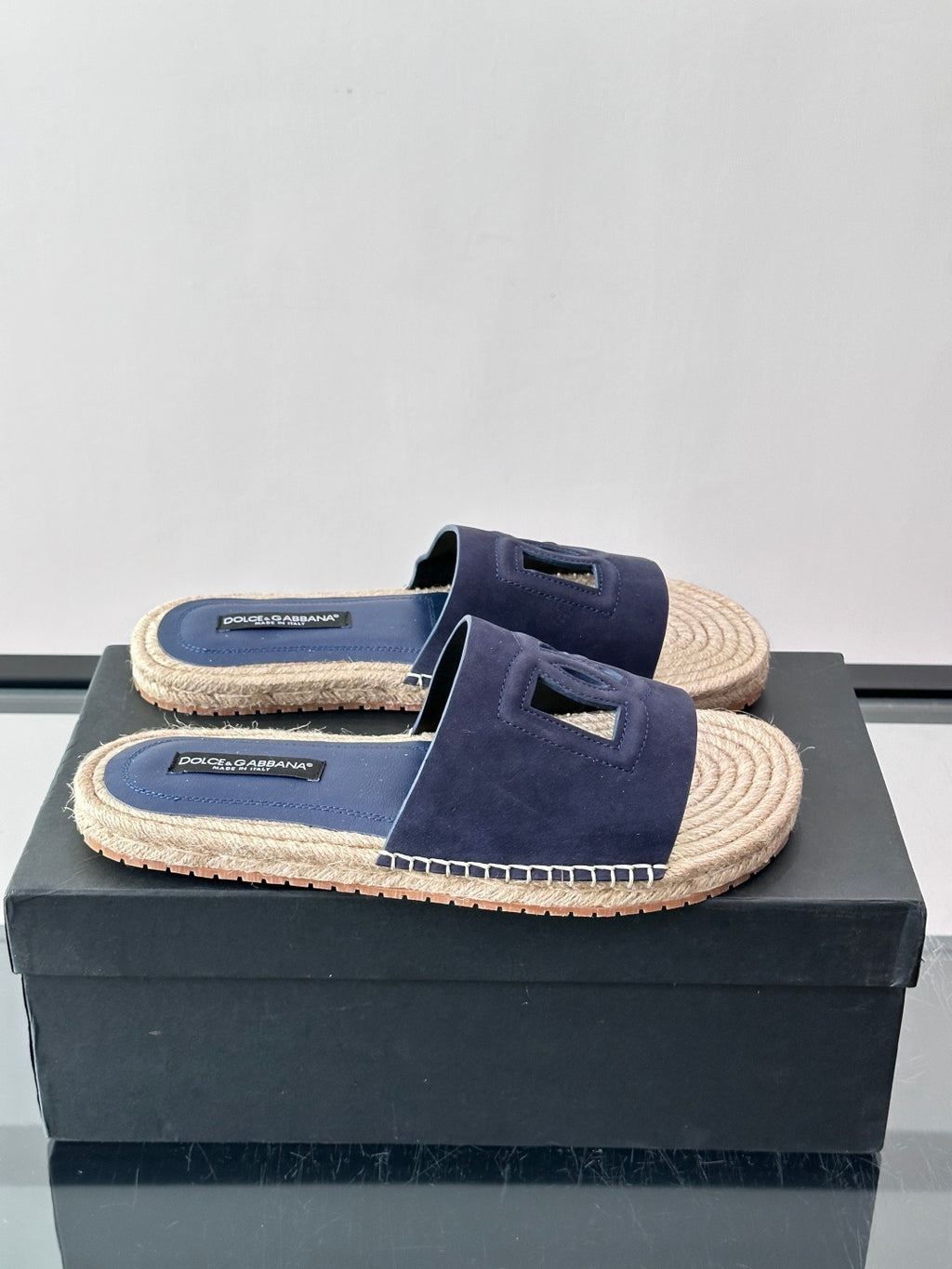 Espadrilhe DG com logo gravado azul camurça