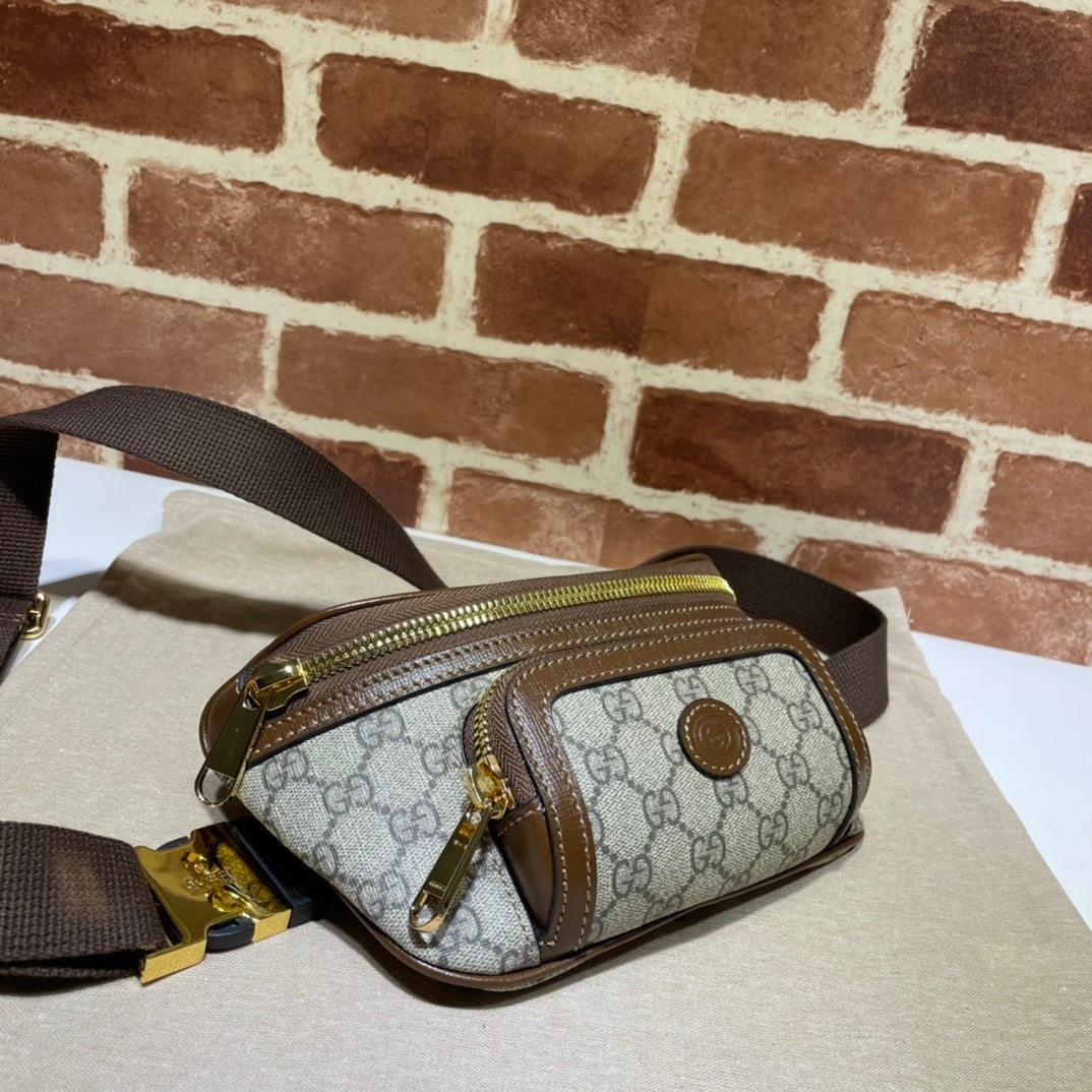 Pochete Gucci GG Embossed Supreme Marrom 28x15x3.5cm