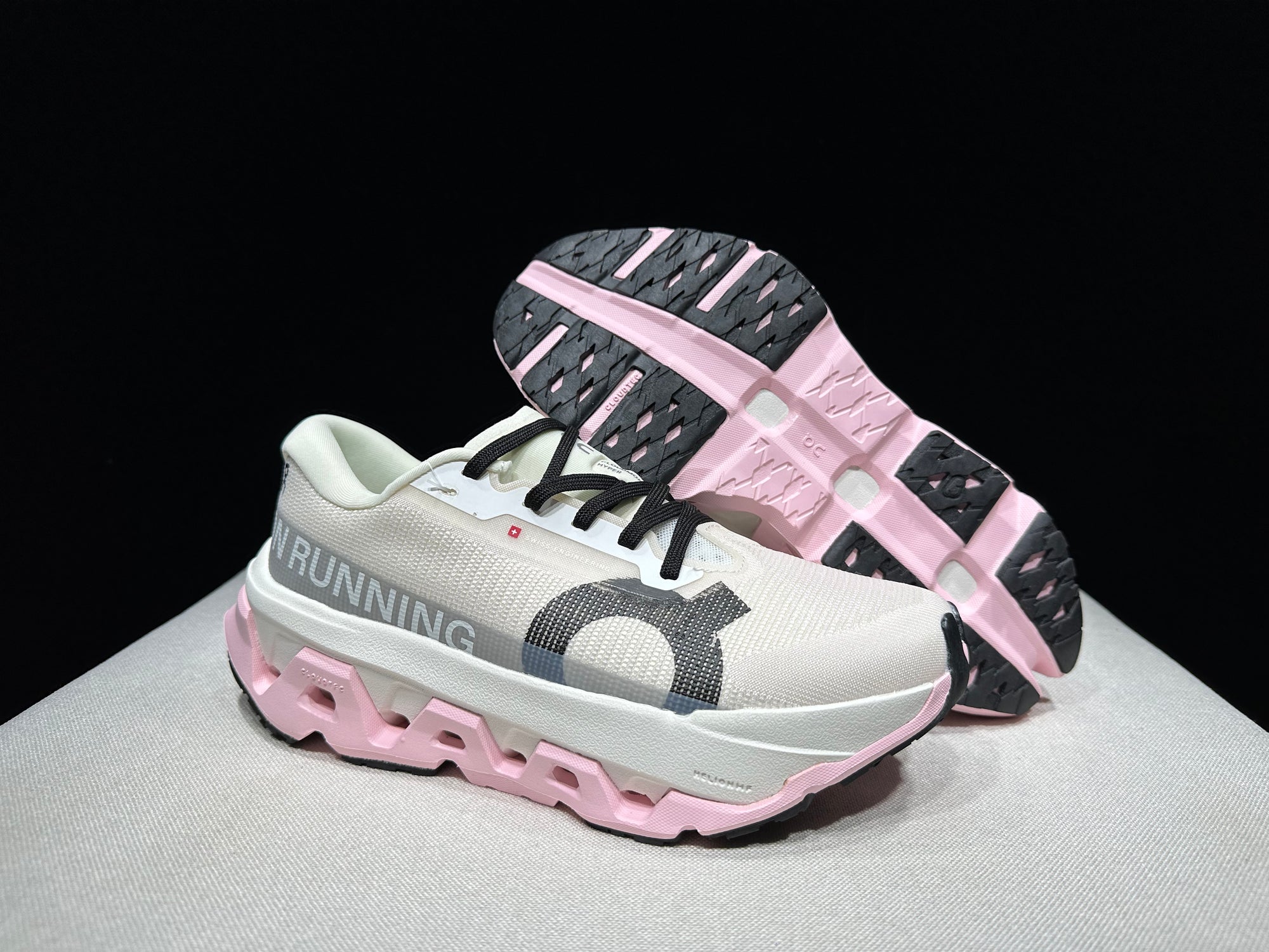 Tênis On Cloudmonster Hyper 3 rosa/branco