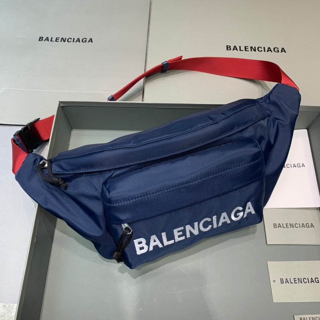 Balenciaga Wheel Logo Embroidered em Nylon Azul 23x5x20cm