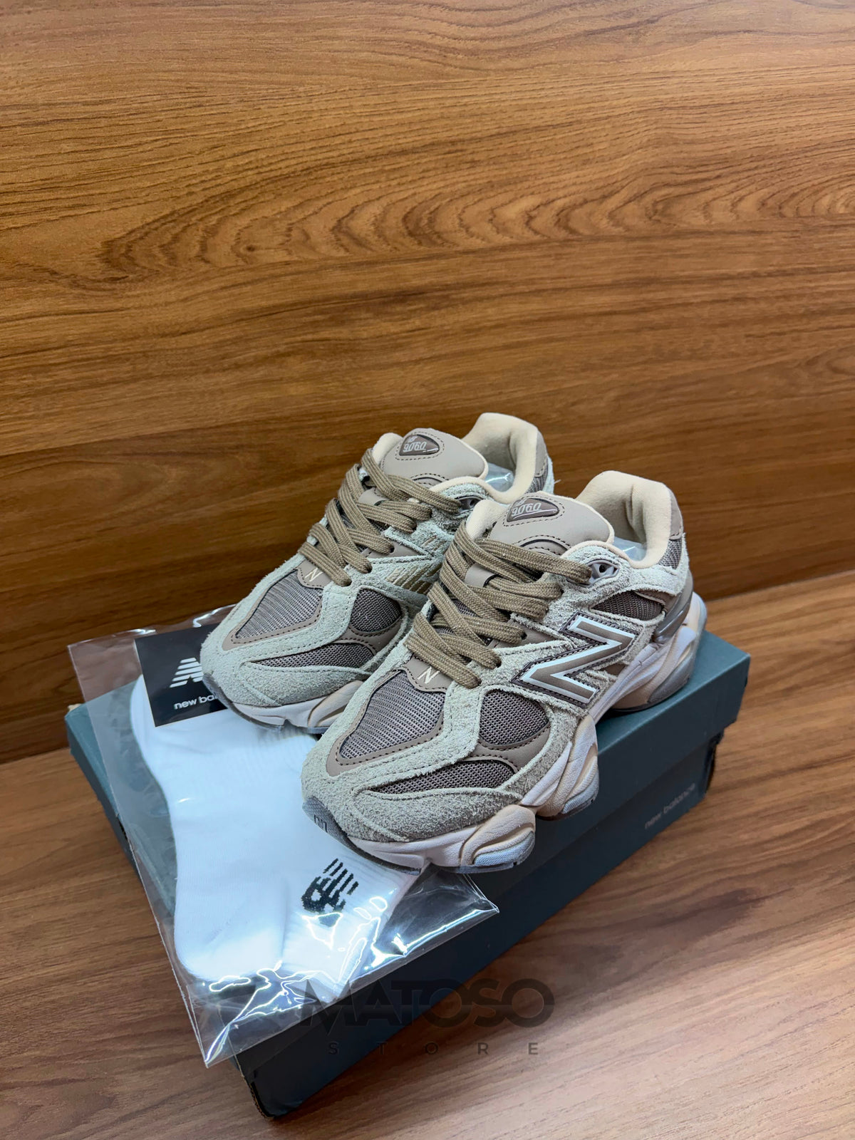 NEW BALANCE 9060 marrom