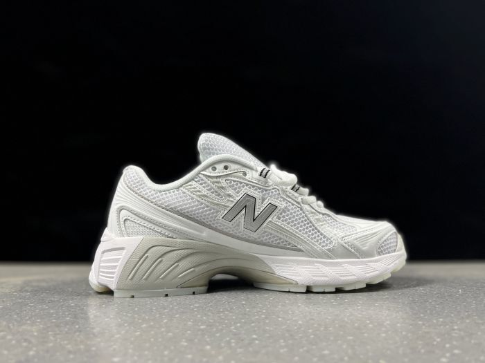 Tênis New Balance NB 740 Bege/branco