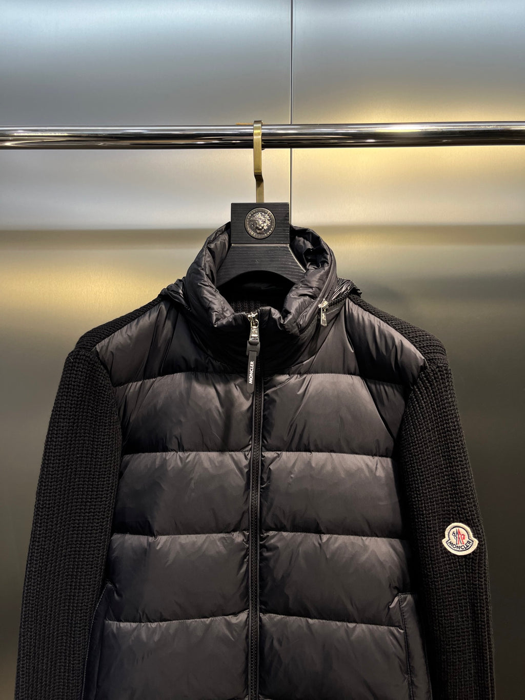 Moncler jaqueta cardigan acolchoada preta