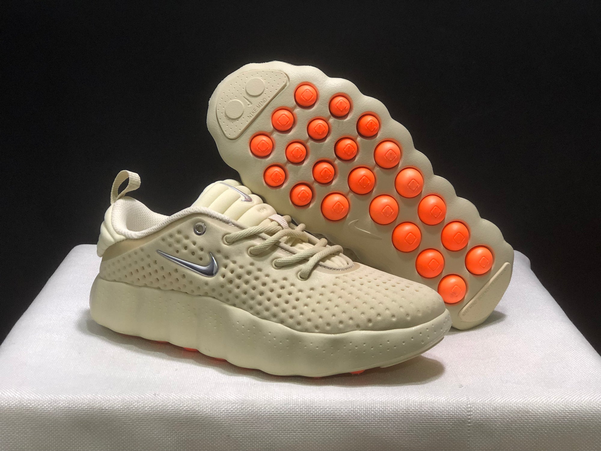 Tênis Nike Mind 002 Bege