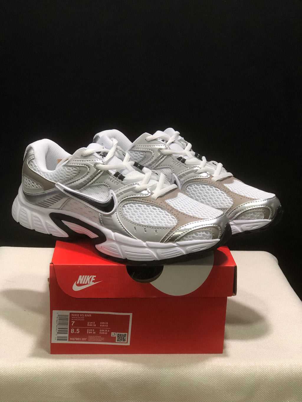 Nike V5 RNR branco/prata