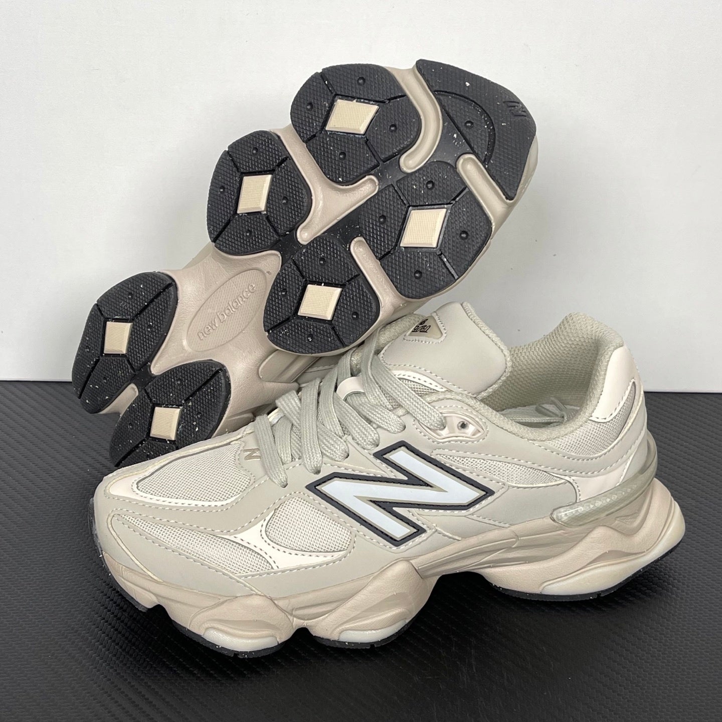 NEW BALANCE 9060 bege escuro