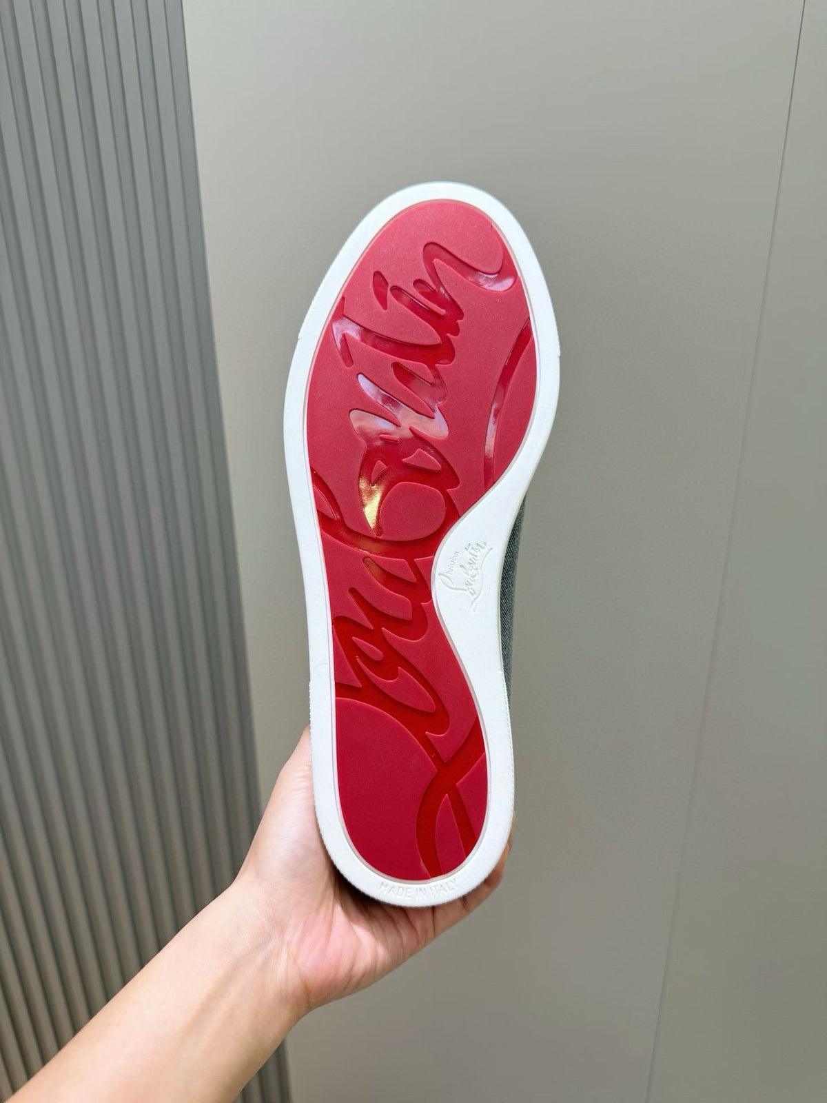 C. Louboutin Mocassim Chambeliboat Cinza
