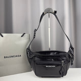 Pochete Balenciaga em Couro Preto Explorer Belt Bag 25cm