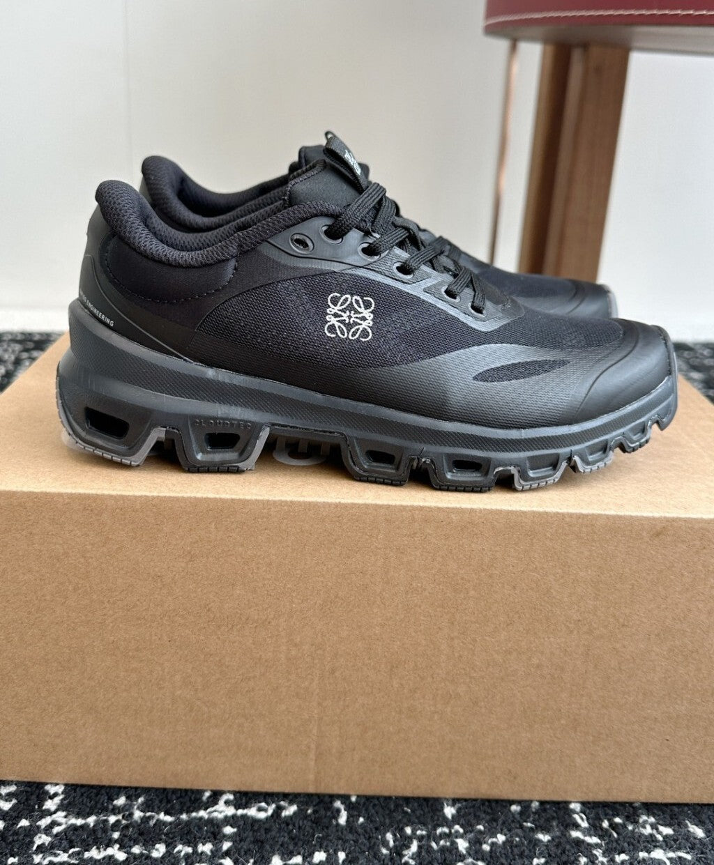 Tênis On Cloudventure 2.0 x LOEWE Preto