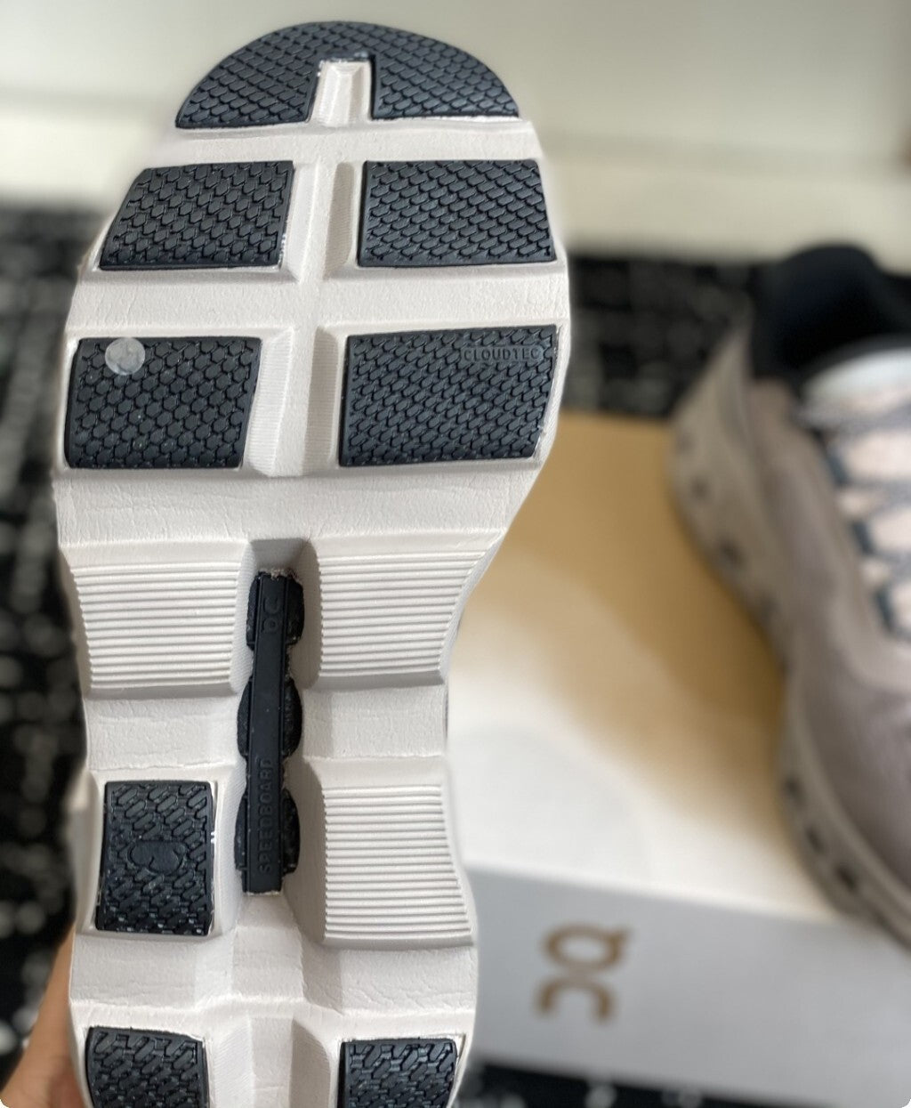 Tênis On Running Cloudmonster Marrom