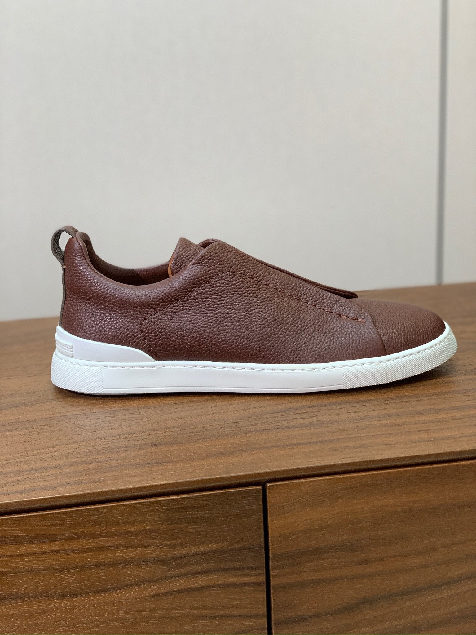 Zegna Triple Stitch em Couro Vinho