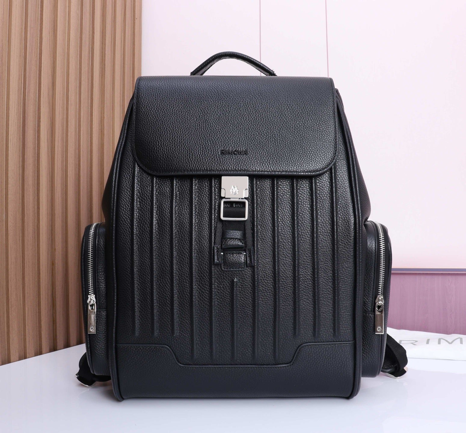 Mochila Rimowa Never still preta