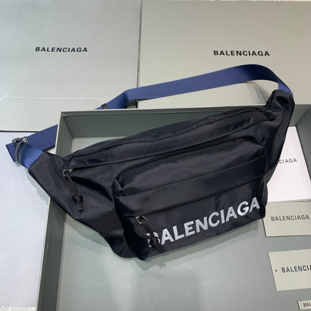 Balenciaga Wheel Logo Embroidered em Nylon 23x5x20cm