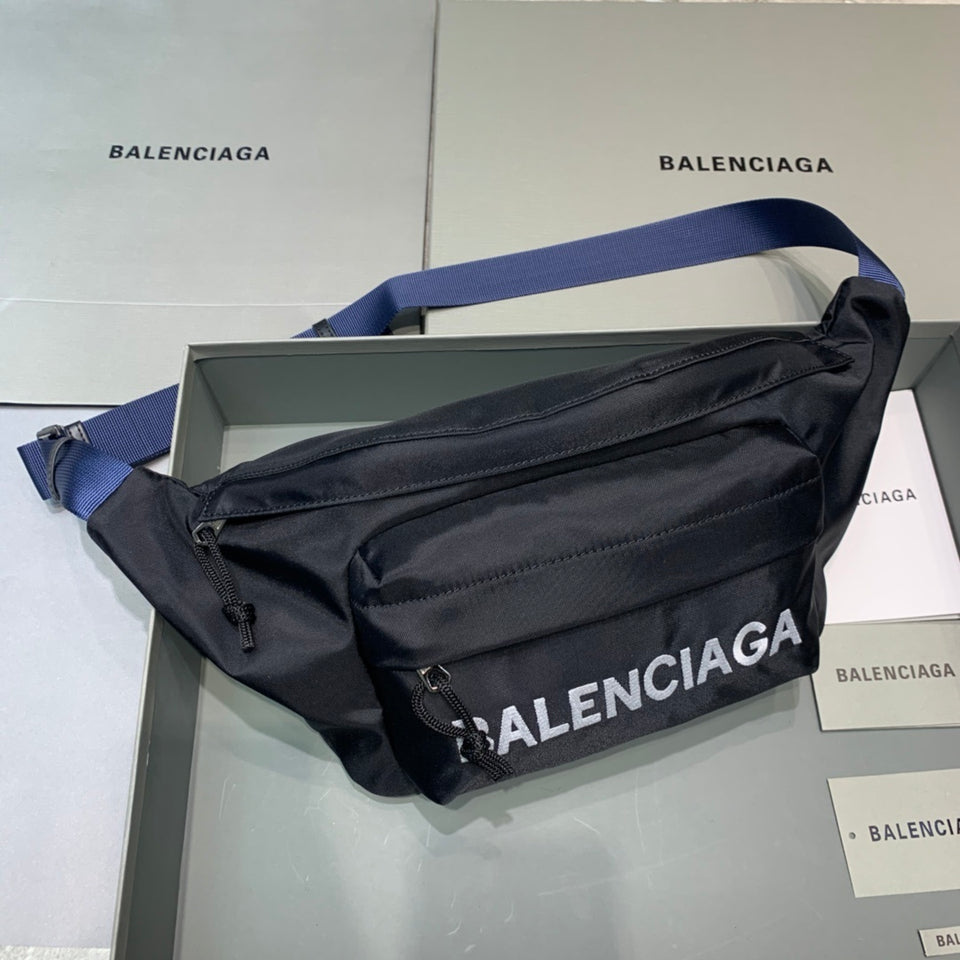 Balenciaga Wheel Logo Embroidered em Nylon 23x5x20cm