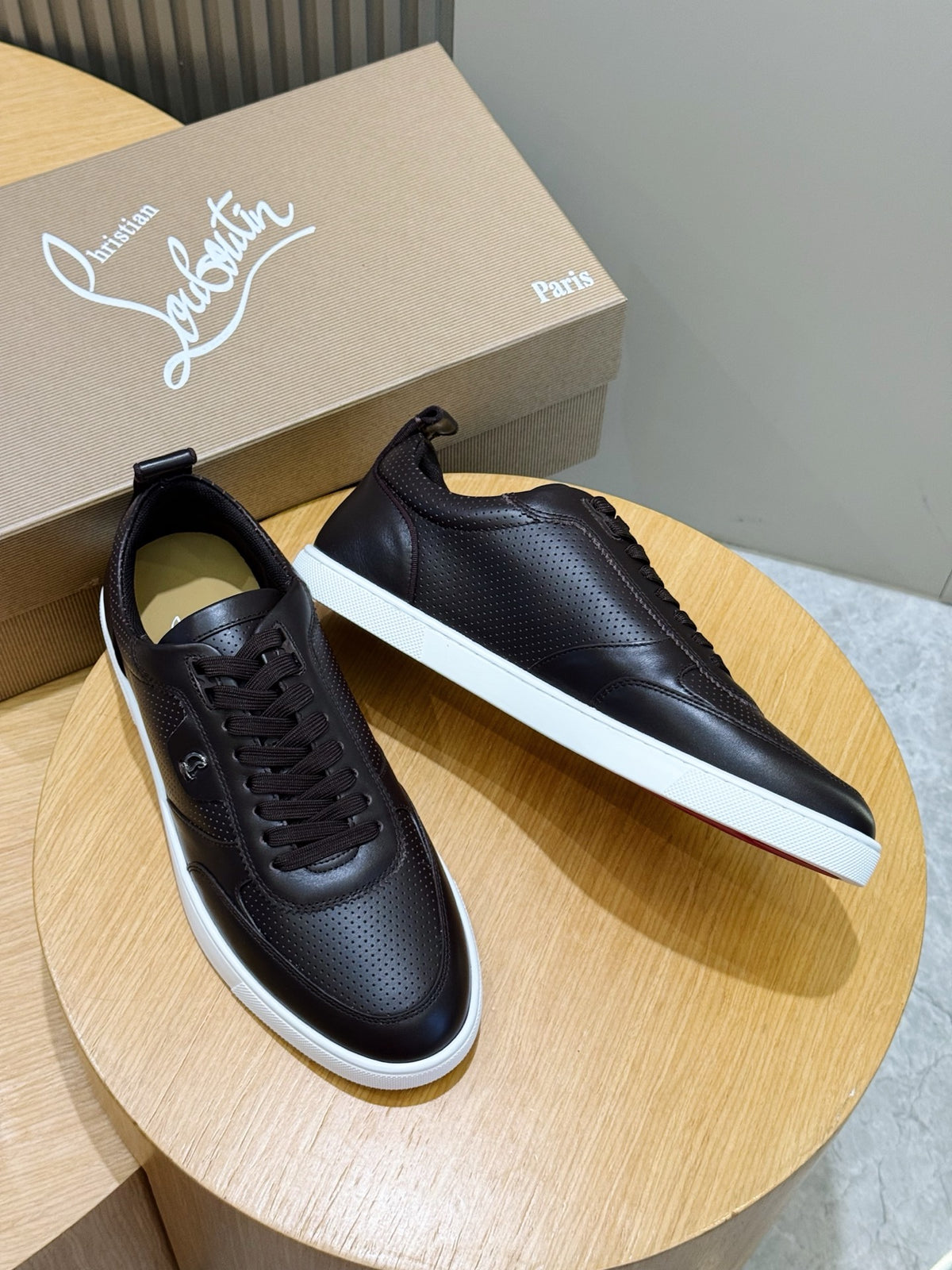 C. Louboutin Tênis Tutti Rui marrom